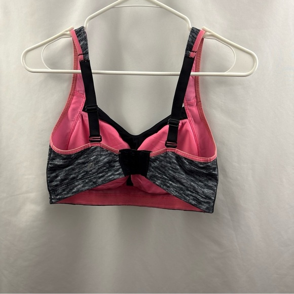 Lululemon Athletics Sports Bra 36DD Gray Padded Back Closure Wireless - Picture 6 of 10